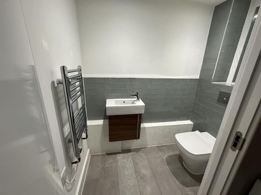 Luxurious 1-Bedroom With Parking Birmingham Extérieur photo